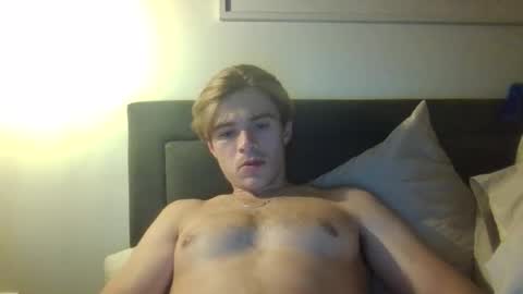 Snapshot of a537396 chatting on November 3, 6:25 am a537396 online show from November 3, 6:25 am