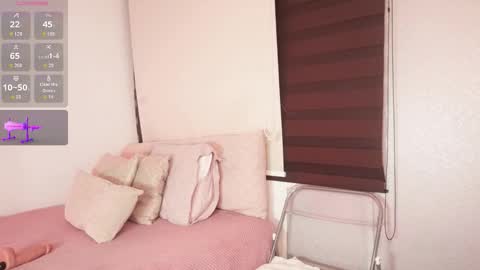 Snapshot of a__vanellopecute chatting on February 14, 9:28 am Alexandra online show from February 14, 9:28 am