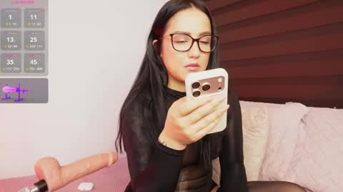 Snapshot of a__vanellopecute chatting on May 12, 9:39 am Alexandra online show from May 12, 9:39 am