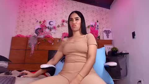 Aisha online show from September 9, 11:54 am