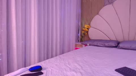Aisha online show from May 19, 12:00 pm