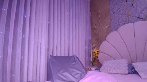 Aisha online show from May 21, 12:01 pm