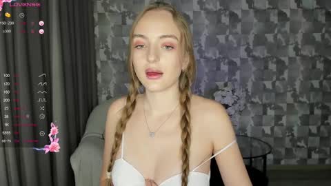 Snapshot of a_delina chatting on February 4, 3:15 pm Adelina online show from February 4, 3:15 pm