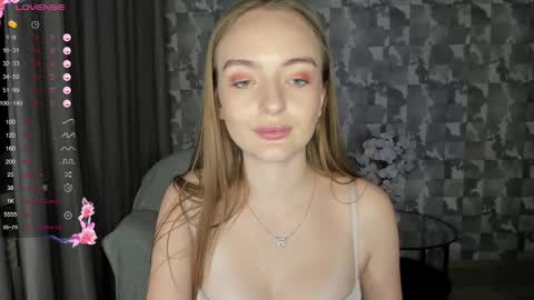 Snapshot of a_delina chatting on February 7, 6:24 pm Adelina online show from February 7, 6:24 pm