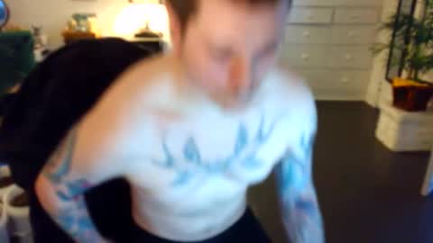 A Lunar online show from February 10, 5:17 pm