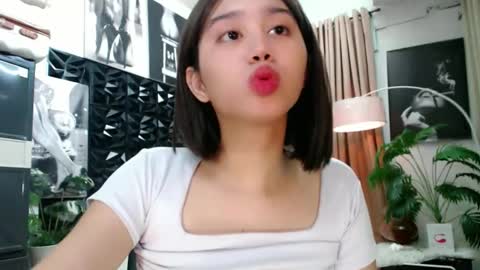 Snapshot of a_r_i_a_n_n_a chatting on December 19, 8:54 am Lovely Yana online show from December 19, 8:54 am