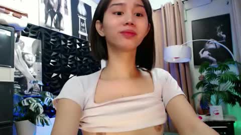 Snapshot of a_r_i_a_n_n_a chatting on January 16, 11:47 am Lovely Yana online show from January 16, 11:47 am