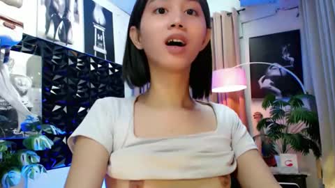 Snapshot of a_r_i_a_n_n_a chatting on February 17, 8:33 am Lovely Yana online show from February 17, 8:33 am