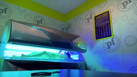 Snapshot of a_rae93 chatting on September 19, 12:23 am a_rae93 online show from September 19, 12:23 am