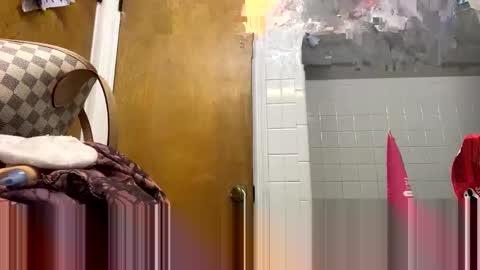 Snapshot of a_rae93 chatting on October 25, 1:57 am a_rae93 online show from October 25, 1:57 am