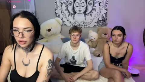Kris Michael online show from July 27, 6:26 pm