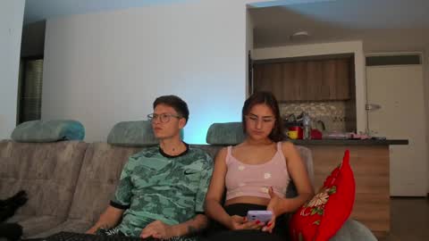 A Sexy Couple online show from December 6, 6:17 pm
