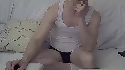 aaaguyyy online show from April 4, 10:51 pm