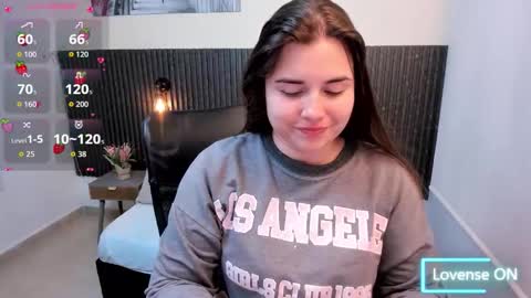 Snapshot of aabby_lee chatting on December 20, 7:43 pm Abby Lee online show from December 20, 7:43 pm