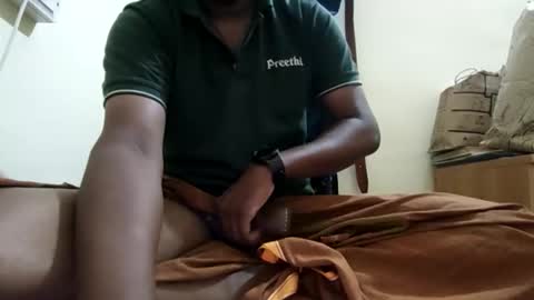 Snapshot of aachujos97 chatting on October 20, 1:28 am Aachujos online show from October 20, 1:28 am