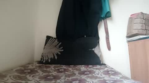 Snapshot of aachujos97 chatting on December 5, 4:21 am Aachujos online show from December 5, 4:21 am