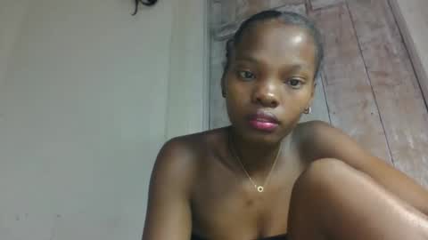 aadienne online show from May 5, 8:44 am