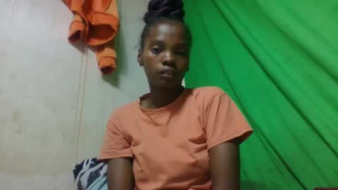 aadienne online show from May 10, 10:04 pm