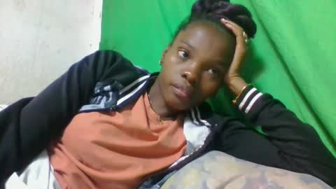 aadienne online show from May 11, 4:04 pm