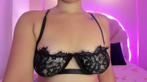 Snapshot of aalana_sweet chatting on October 9, 11:30 am aalana_sweet online show from October 9, 11:30 am