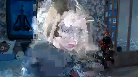 Snapshot of aalicebubble chatting on December 19, 6:12 am Alice online show from December 19, 6:12 am