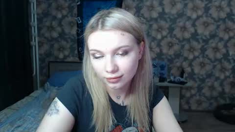 Snapshot of aalicebubble chatting on February 18, 4:48 pm Alice online show from February 18, 4:48 pm