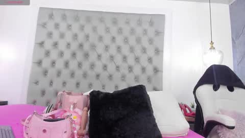  Aaliyah  online show from September 29, 7:40 pm