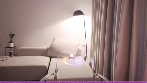 Snapshot of aalliyahh chatting on October 4, 8:18 pm Fren online show from October 4, 8:18 pm