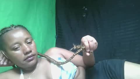 aangevelo online show from December 22, 4:04 pm