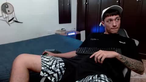 Snapshot of aarman_bannana chatting on December 20, 4:14 pm aarman online show from December 20, 4:14 pm