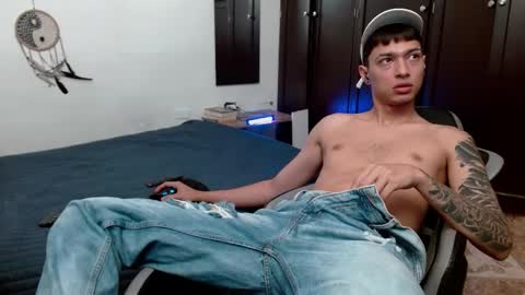 Snapshot of aarman_bannana chatting on December 22, 4:04 pm aarman online show from December 22, 4:04 pm