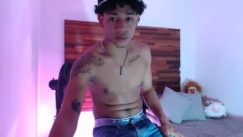 aarom online show from March 21, 6:22 pm