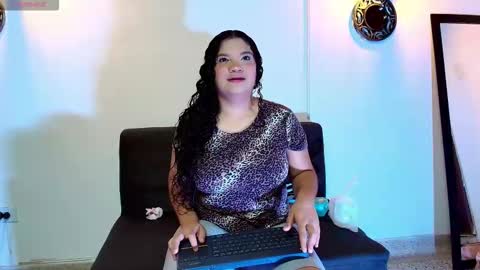 Snapshot of aaron_antonella_mds chatting on February 14, 1:41 pm Aaron y Antonella online show from February 14, 1:41 pm