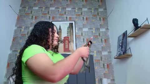 Snapshot of aaron_antonella_mds chatting on February 25, 8:29 pm Aaron y Antonella online show from February 25, 8:29 pm