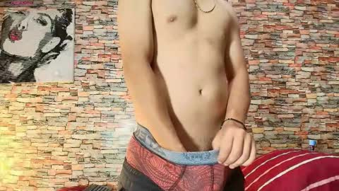 Snapshot of aaron_antonella_mds chatting on March 31, 1:55 pm Aaron y Antonella online show from March 31, 1:55 pm