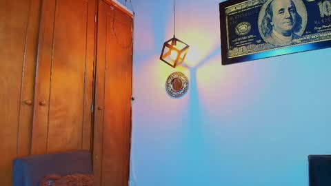 Snapshot of aaron_antonella_mds chatting on April 4, 8:39 pm Aaron y Antonella online show from April 4, 8:39 pm