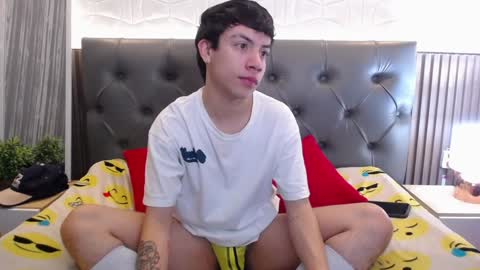 Aaron online show from December 2, 12:29 pm