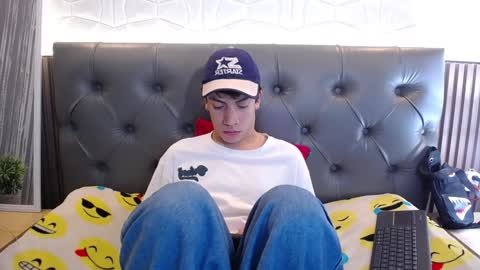 Aaron online show from December 2, 3:36 pm
