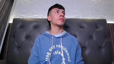 Aaron online show from December 13, 6:05 pm