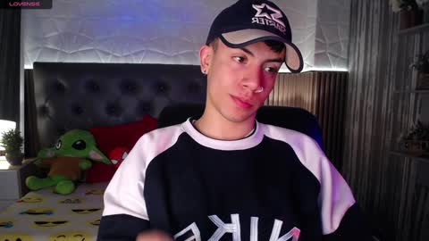 Aaron online show from December 20, 1:54 pm