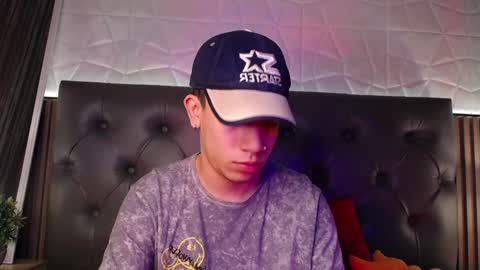 Aaron online show from December 27, 5:16 pm