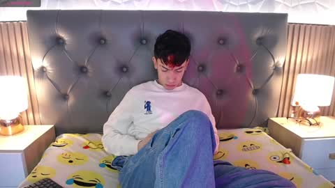 Aaron online show from January 7, 6:03 pm