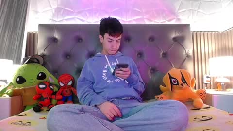 Aaron online show from January 22, 1:42 pm