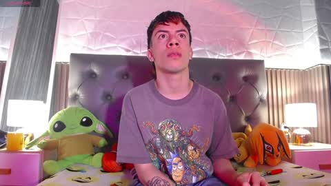 Aaron online show from February 3, 7:31 pm