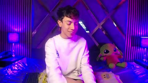 Aaron online show from March 4, 12:44 pm