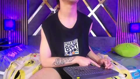 Aaron online show from March 4, 3:48 pm