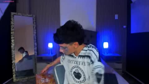 Aaron online show from September 12, 9:37 pm