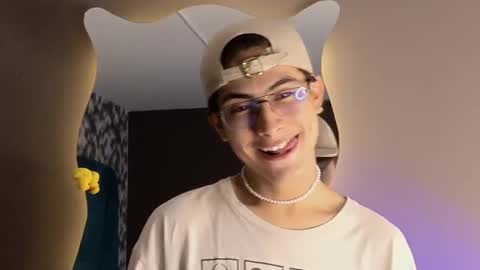 Aaron Ezequiel online show from September 16, 7:59 pm