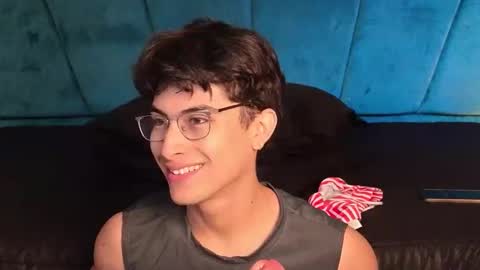 Aaron Ezequiel online show from January 18, 9:07 pm