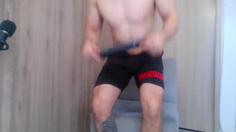 Snapshot of aaron_kwok28 chatting on November 2, 9:06 pm Aaron kwok online show from November 2, 9:06 pm